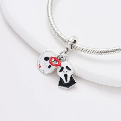 Scream and Love, Horror Mask Charm with a Kiss